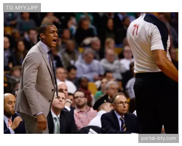 泰勒多西手感火热高效砍下20分助球队稳固优势表现亮眼